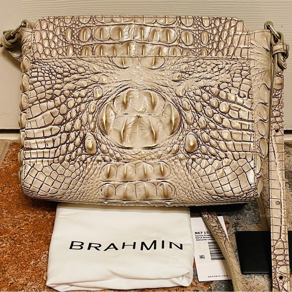 🐩Wonderful Brahmin Carrie Sand Dune Melbourne Croc Embossed Leather Crossbody! - Picture 4 of 16